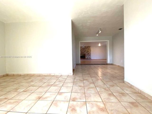 8825 SW 19th St 8825, Miami, FL 33165