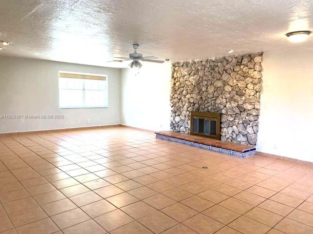 8825 SW 19th St 8825, Miami, FL 33165