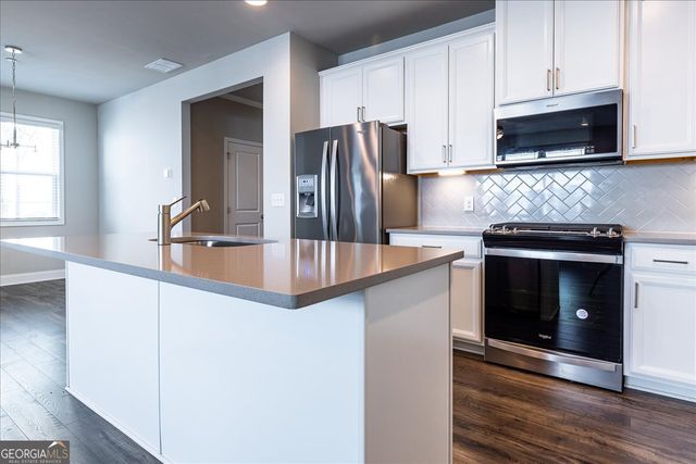 360 Hayden Circle, Woodstock, GA 30189