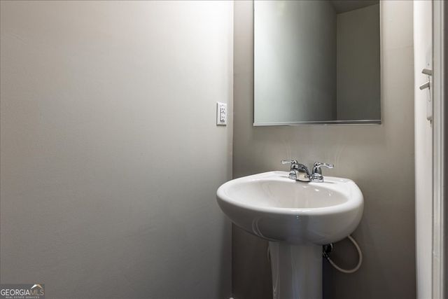 360 Hayden Circle, Woodstock, GA 30189