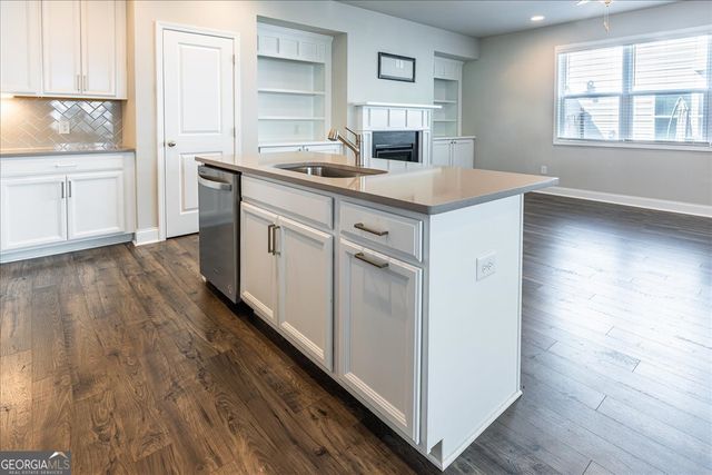 360 Hayden Circle, Woodstock, GA 30189