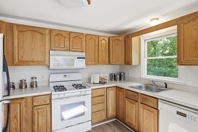 22 Railroad Avenue, Bedford, MA 01730
