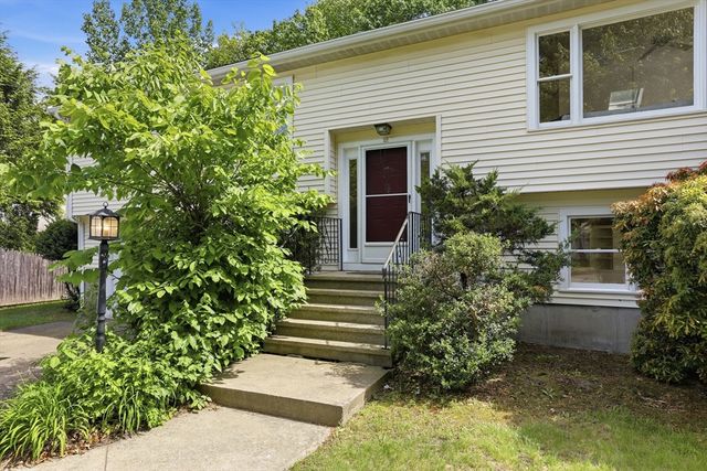 22 Railroad Avenue, Bedford, MA 01730
