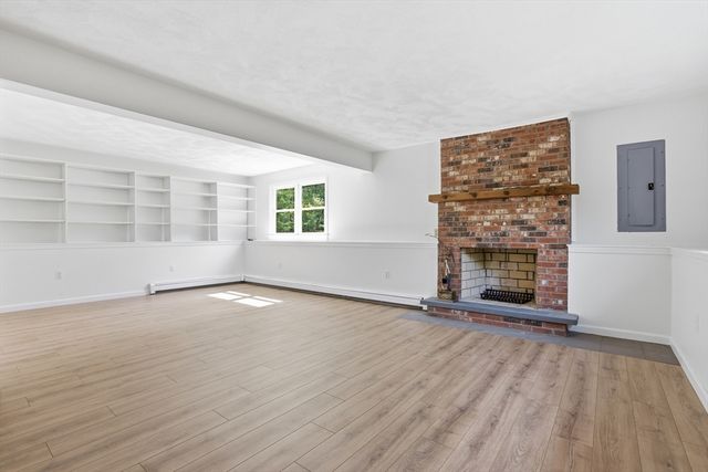 22 Railroad Avenue, Bedford, MA 01730