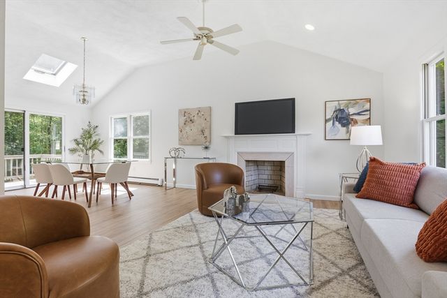 22 Railroad Avenue, Bedford, MA 01730