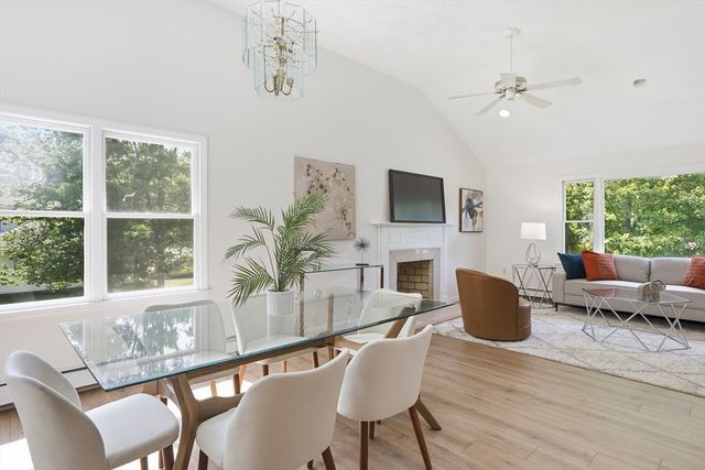 22 Railroad Avenue, Bedford, MA 01730