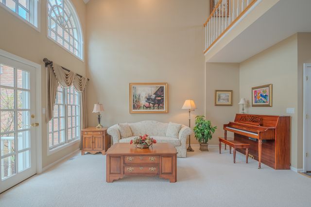 11256 W Alexandria Lane, Westchester, IL 60154