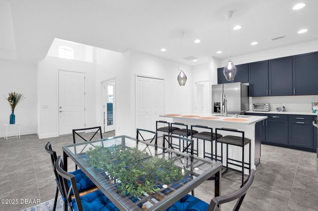 913 Bama Breeze Drive, Daytona Beach, FL 32124