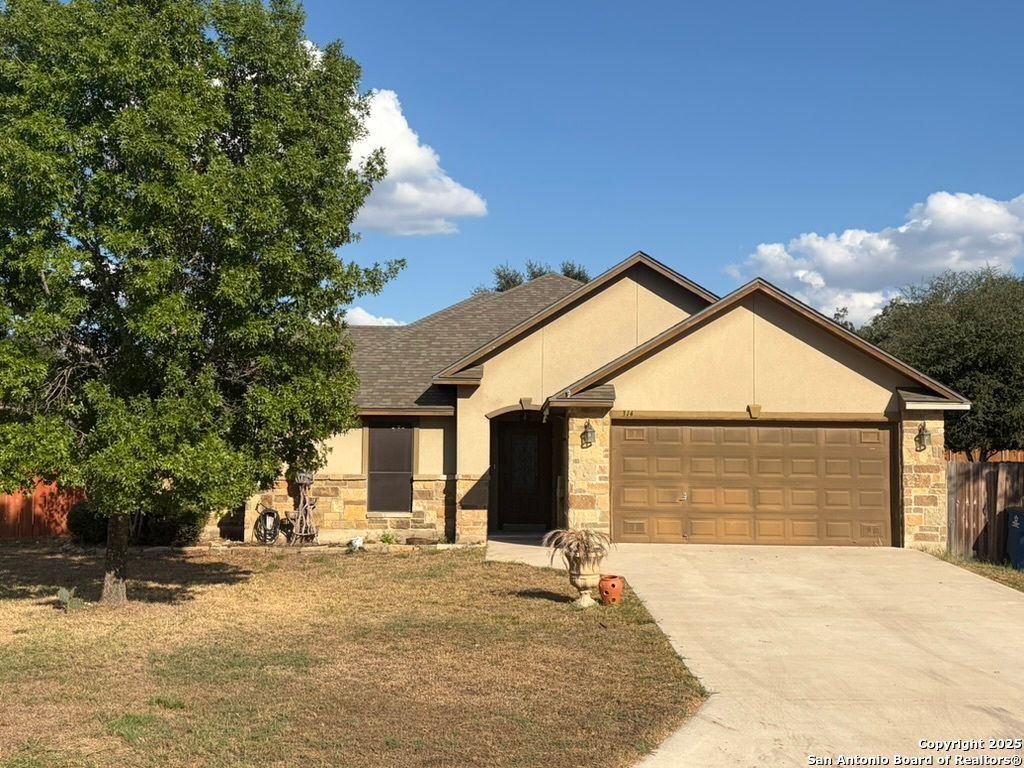 314 Yorktown, Pleasanton, TX 78064
