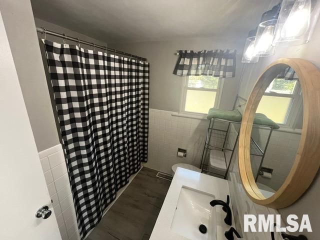 401 BELAIRE Drive, Washington, IL 61571