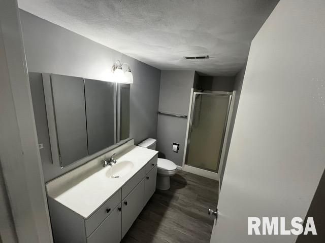 401 BELAIRE Drive, Washington, IL 61571