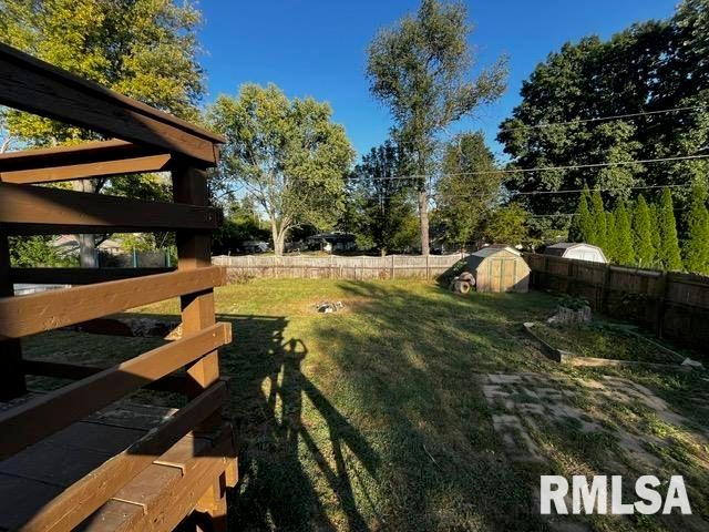 401 BELAIRE Drive, Washington, IL 61571