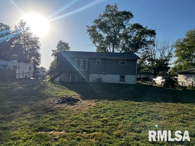 401 BELAIRE Drive, Washington, IL 61571