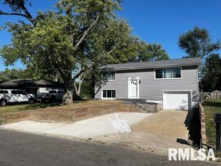 401 BELAIRE Drive, Washington, IL 61571