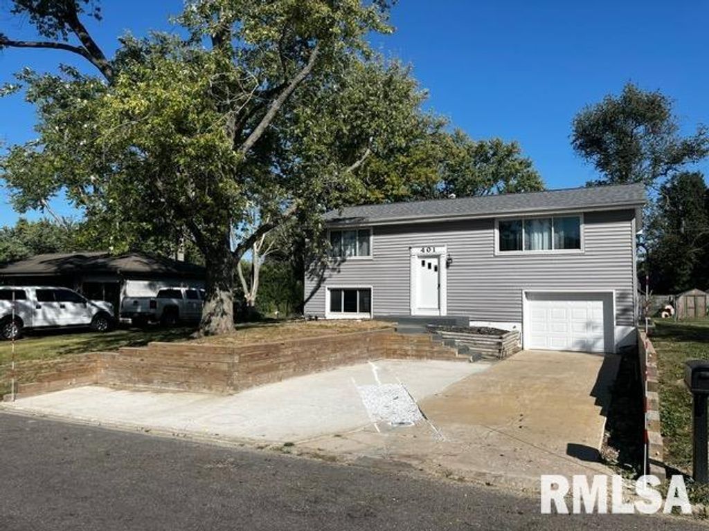 401 BELAIRE Drive, Washington, IL 61571