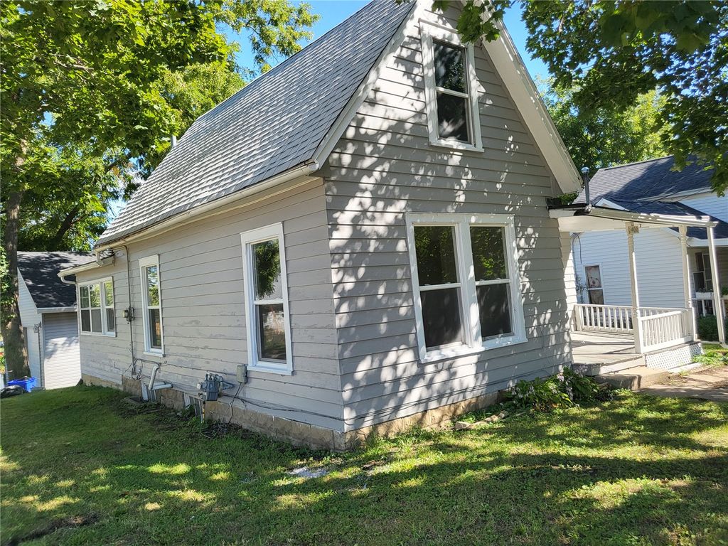 1400 13th Avenue, Marion, IA 52302
