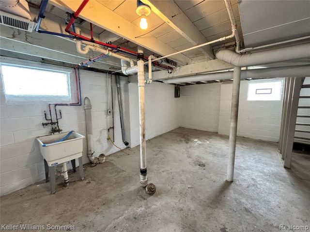21434 Panama Street, Warren, MI 48091