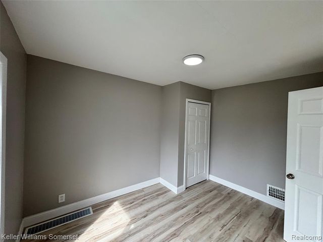21434 Panama Street, Warren, MI 48091