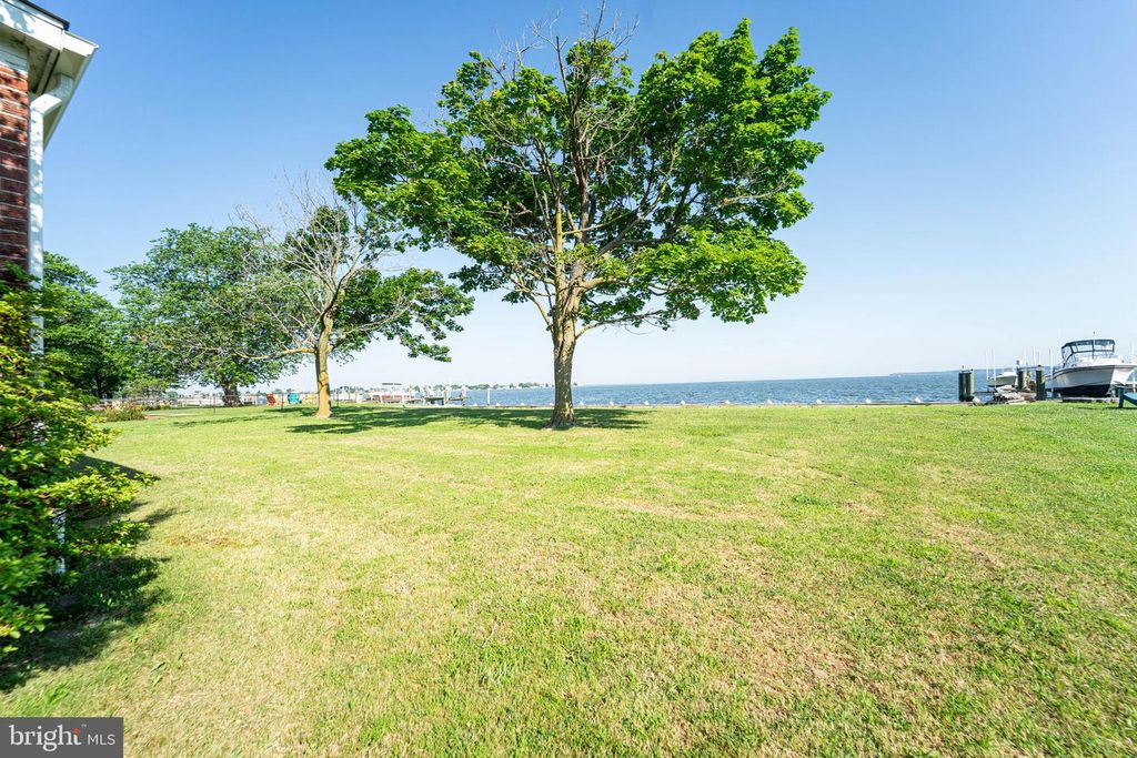 1000 CHESTER RIVER DR, Grasonville, MD 21638