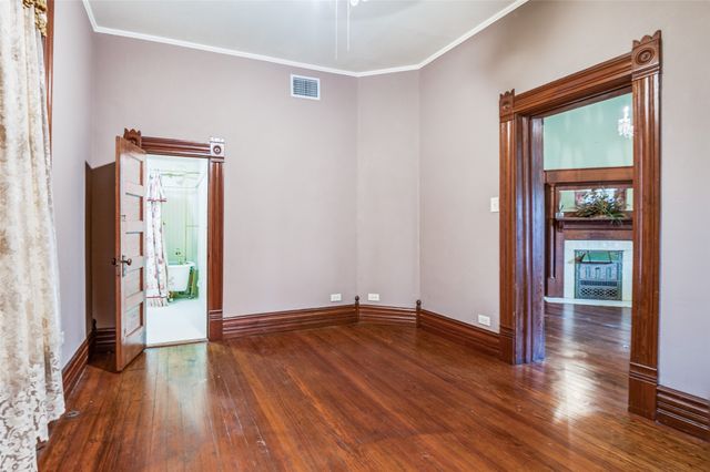 912 W Main Street, Waxahachie, TX 75165