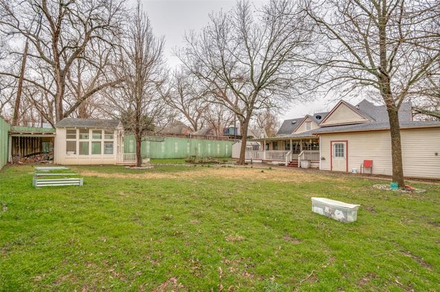 912 W Main Street, Waxahachie, TX 75165