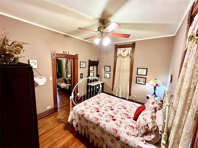 912 W Main Street, Waxahachie, TX 75165