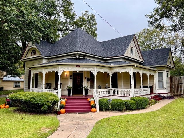 912 W Main Street, Waxahachie, TX 75165