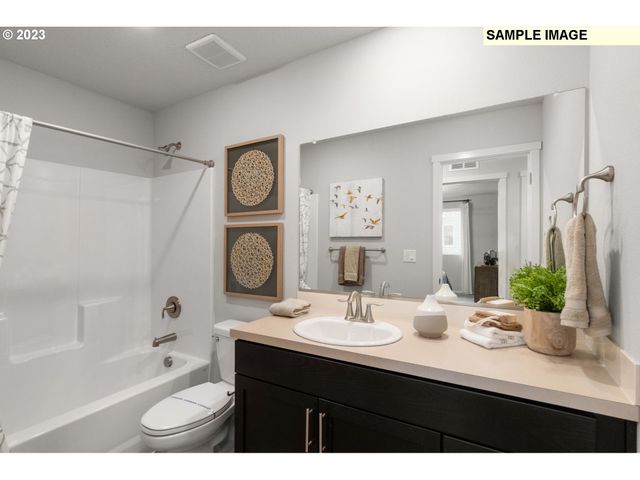 1159 Clemson St, Woodburn, OR 97071