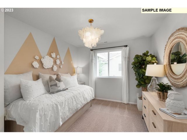 1159 Clemson St, Woodburn, OR 97071
