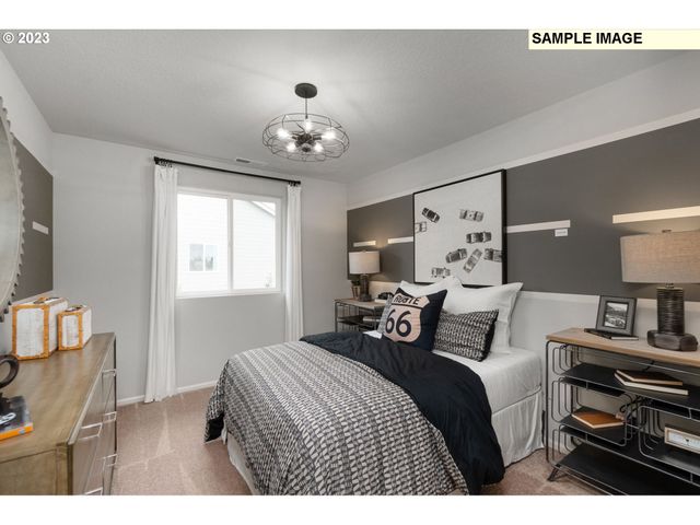 1159 Clemson St, Woodburn, OR 97071