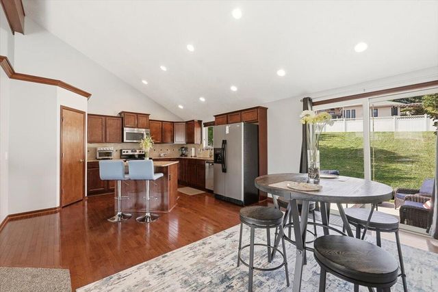 302 CARLY Circle, Council Bluffs, IA 51503