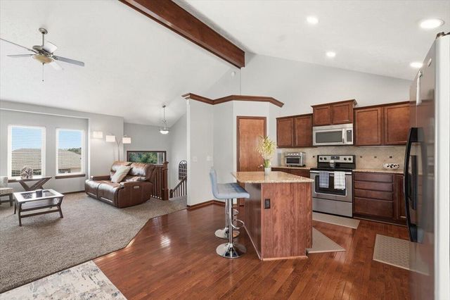 302 CARLY Circle, Council Bluffs, IA 51503