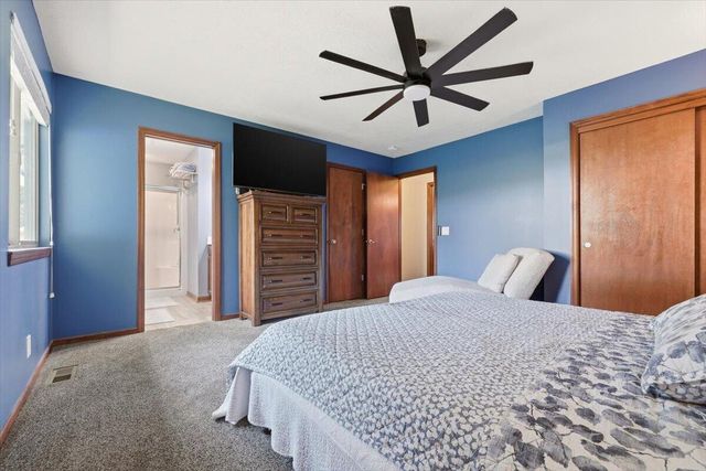 302 CARLY Circle, Council Bluffs, IA 51503