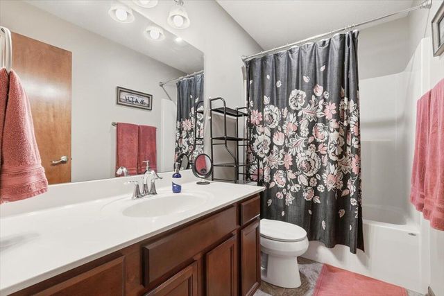 302 CARLY Circle, Council Bluffs, IA 51503