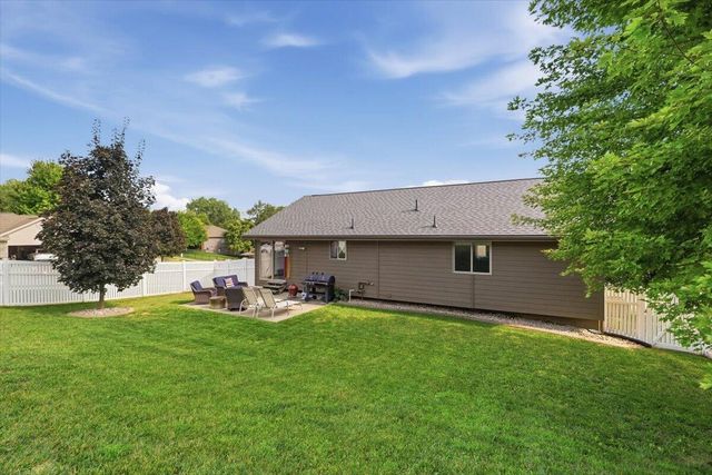 302 CARLY Circle, Council Bluffs, IA 51503