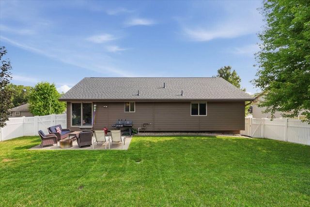 302 CARLY Circle, Council Bluffs, IA 51503