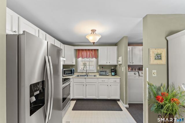 5 Loring Court, Wallingford, CT 06492