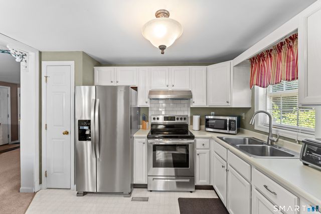 5 Loring Court, Wallingford, CT 06492