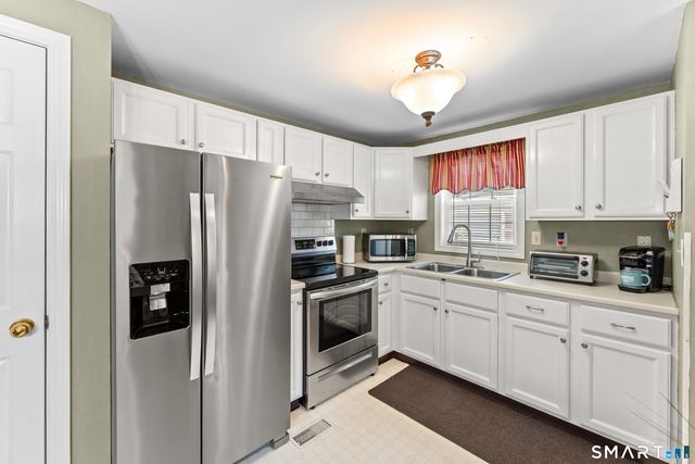 5 Loring Court, Wallingford, CT 06492