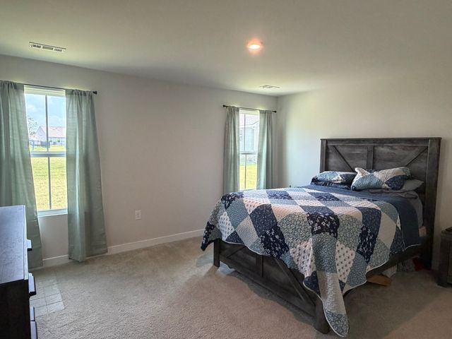 469 Steamview Dr, White House, TN 37188