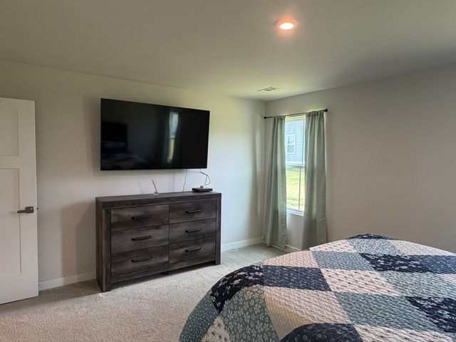 469 Steamview Dr, White House, TN 37188