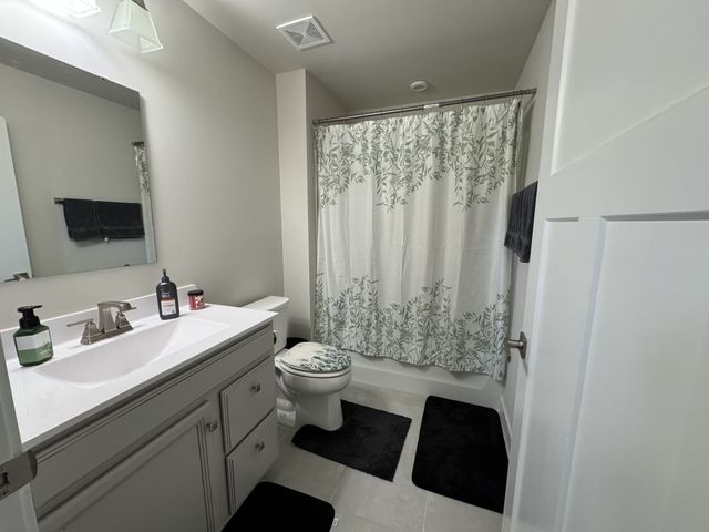 469 Steamview Dr, White House, TN 37188