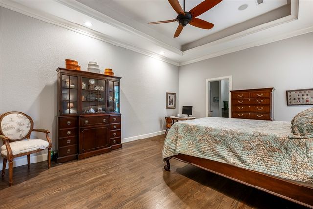 500 NE Lake Pointe Place, Bentonville, AR 72712