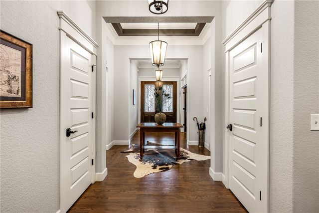 500 NE Lake Pointe Place, Bentonville, AR 72712