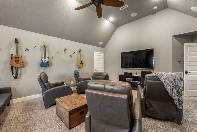 500 NE Lake Pointe Place, Bentonville, AR 72712