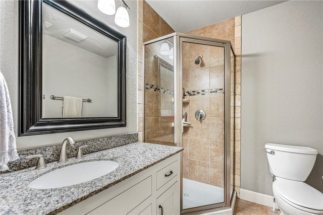 500 NE Lake Pointe Place, Bentonville, AR 72712