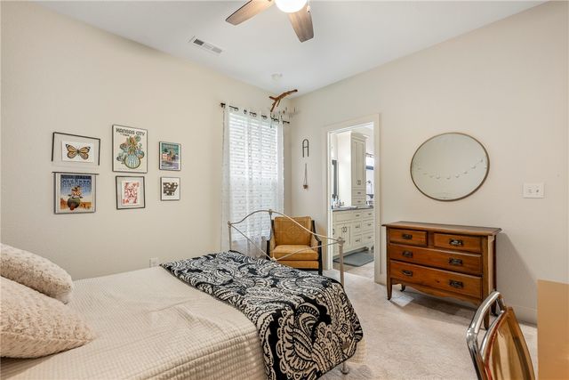 500 NE Lake Pointe Place, Bentonville, AR 72712