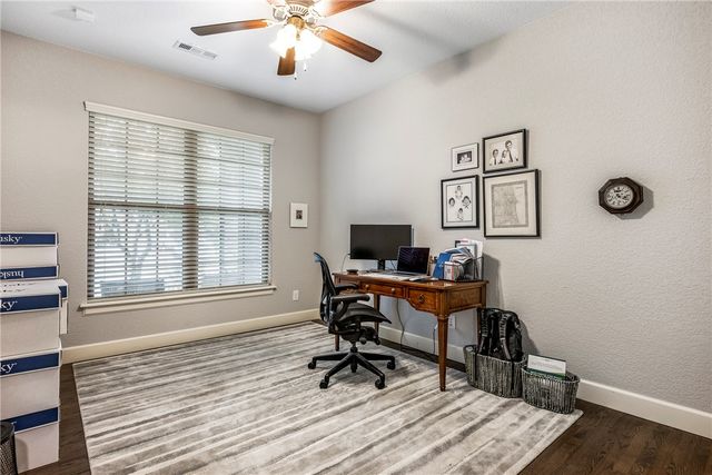 500 NE Lake Pointe Place, Bentonville, AR 72712