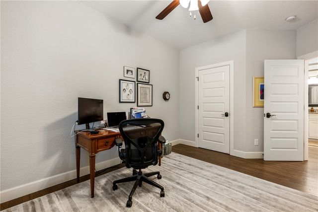 500 NE Lake Pointe Place, Bentonville, AR 72712