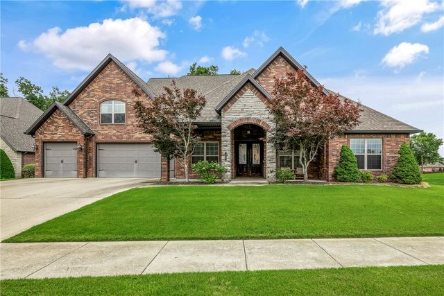 500 NE Lake Pointe Place, Bentonville, AR 72712